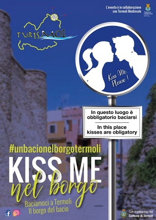 Termoli (Campobasso) - Un bacio nel borgo di Termoli è l'iniziativa lanciata dalla Turismol