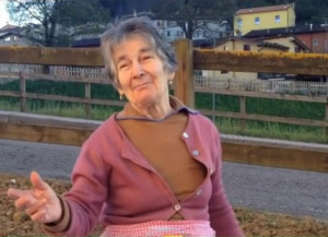 Nonni alle prese coi social, divertente.