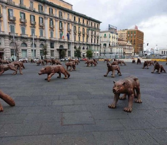 A Napoli cento lupi “scendono” in Piazza