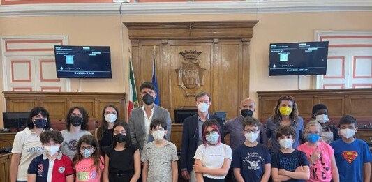A Palazzo San Giorgio si è svolta l’ultima seduta del Consiglio Comunale delle Bambine e dei Bambini